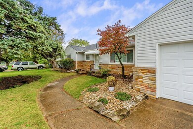 3107 Eakin Rd, Columbus, OH 43204 - photo 2