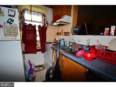 1313 Worrell St, Crum Lynne, PA 19022 - photo 4