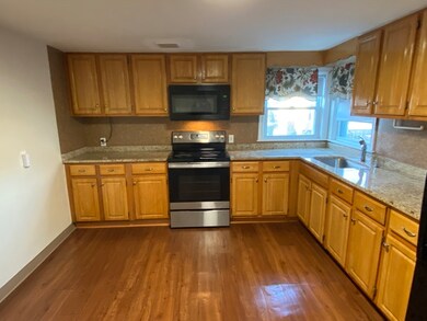 104 Amherst Ave, Waltham, MA 02451 - photo 2