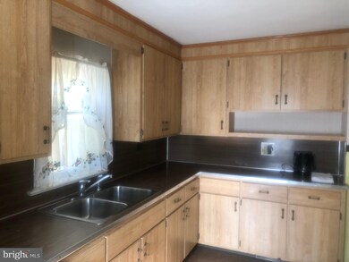 355 W Vine St, Hatfield, PA 19440 - photo 4