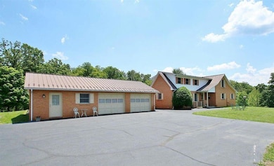 450 Holyfield Lane (2)