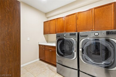 Yep!!!  This Amazing Washer and Dryer set with Ped