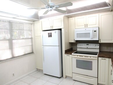 2804 Victoria Way unit E1, Coconut Creek, FL 33066 - photo 2