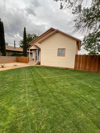 517 W Hillview St, Winslow, AZ 86047 - photo 3