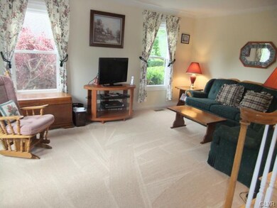 82 Madison Ln, Whitehall, PA 18052 - photo 4