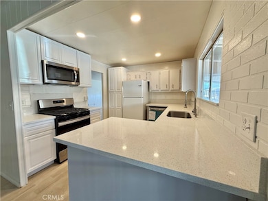 1895 W Devonshire Ave unit 76, Hemet, CA 92545 - photo 4