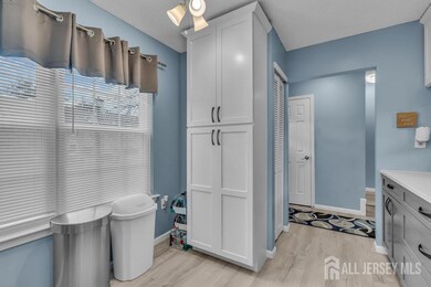 65 Townsend Ct, Franklin Park, NJ 08823 - photo 6