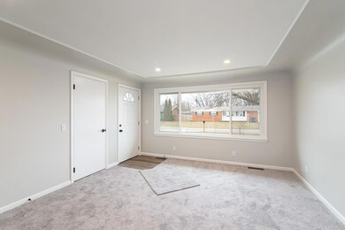 307 E Wilson St, Swayzee, IN 46986 - photo 5