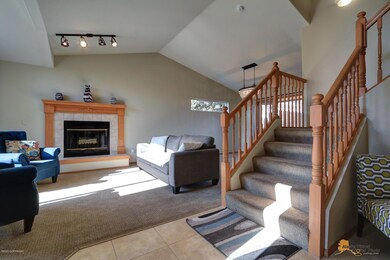 Entry/Formal Living Room