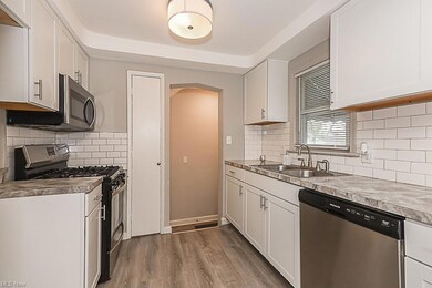 19800 Libby Rd, Maple Heights, OH 44137 - photo 7