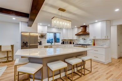 Fully remodeled kitchen great for entertaining!