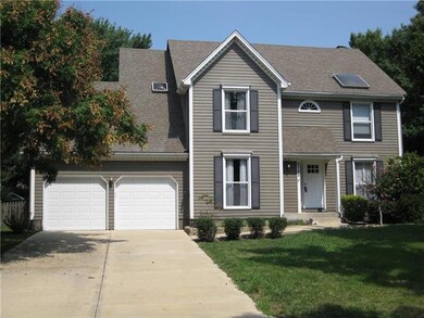 9302 Tomashaw Ln, Lenexa, KS 66219 - photo 2