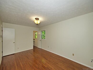 37 Fieldcrest Cir, Asheville, NC 28806 - photo 7