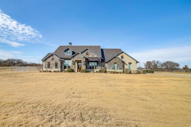 201 Salt Creek Ct, Weatherford, TX 76087 - photo 2