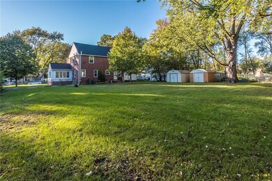 2741 51st St, Des Moines, IA 50310 - photo 5