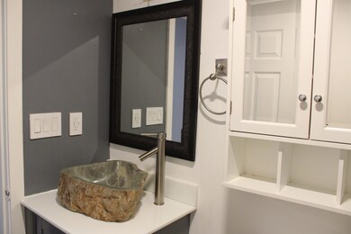 470 Silver St unit 213, Manchester, NH 03103 - photo 3