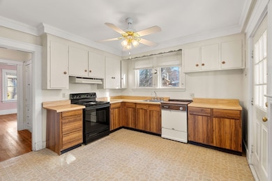 139 Whitman Ave, Melrose, MA 02176 - photo 7