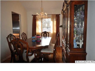 27 Mercury Cir, South Amboy, NJ 08879 - photo 2