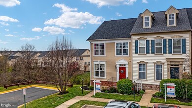 9074 Marble Falls Ct, Bristow, VA 20136 - photo 2