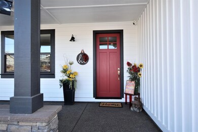 4642 SW Yew Leaf Ct, Redmond, OR 97756 - photo 4