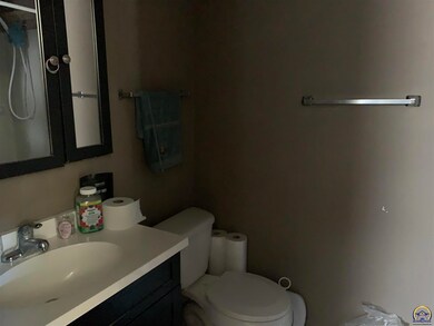 3326 SW Kiowa St, Topeka, KS 66614 - photo 4