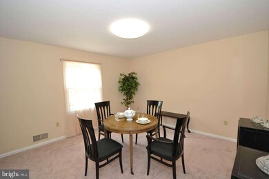 3027 Sleepy Hollow Rd, Falls Church, VA 22042 - photo 7