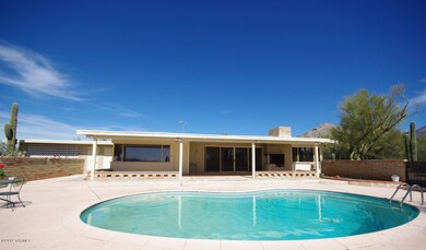 SPARKLING POOL!