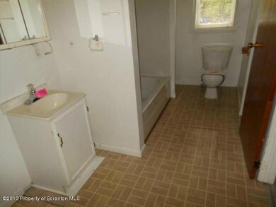 264 Laurel St, Archbald, PA 18403 - photo 6