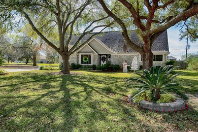 3425 Frances Ct, Alvin, TX 77511 - photo 2