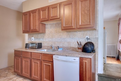 228 S West St, Allentown, PA 18102 - photo 7