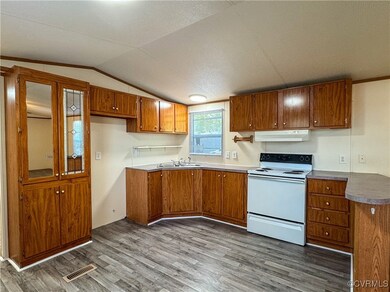 5015 Middle Rd unit 3, Prince George, VA 23875 - photo 6