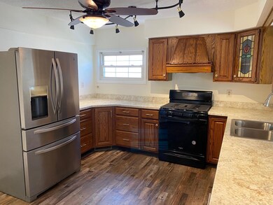 4028 Rickenbacker Ave, Columbus, OH 43213 - photo 7