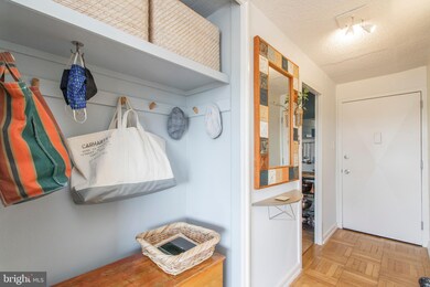 Radnor House unit 215, Bryn Mawr, PA 19010 - photo 4