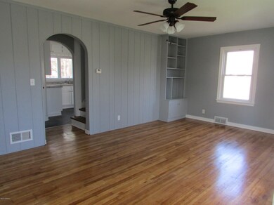 208 Locust St W, Three Oaks, MI 49128 - photo 5