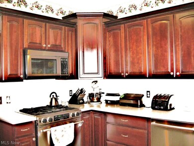 946 W Comet Rd, Clinton, OH 44216 - photo 2