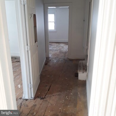 435 Locust St, Reading, PA 19604 - photo 5