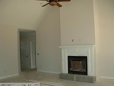 Den/Family/Great Room. Vaulted ceiling!