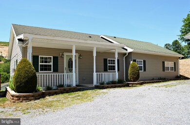 11 Norris Ln, Berkeley Springs, WV 25411 - photo 4