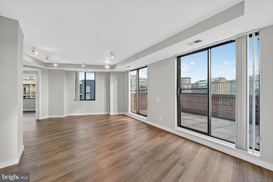 3 Washington Cir NW unit 905, Washington, DC 20037 - photo 4