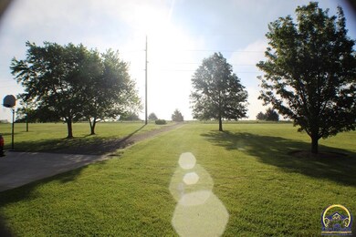 7625 NW Nickell Rd, Topeka, KS 66618 - photo 4