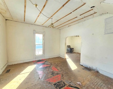 129 E Washington St unit Dunkirk, Dunkirk, IN 47336 - photo 2