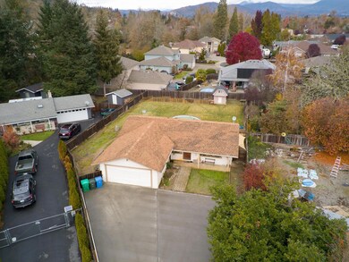 134 Gregg Cir, Grants Pass, OR 97527 - photo 3