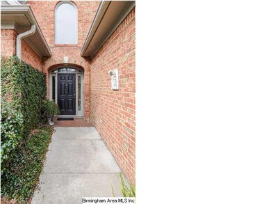 Attractive front entry area!