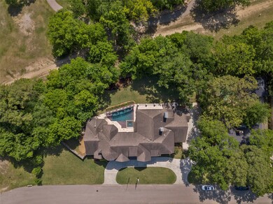 303 Wycliffe Dr, Houston, TX 77079 - photo 2