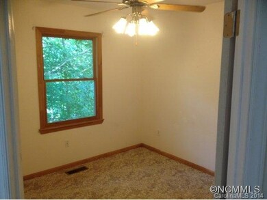 337 Deer Track Ln, Burnsville, NC 28714 - photo 6