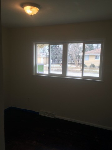 2119 Hermon Ave, Zion, IL 60099 - photo 7