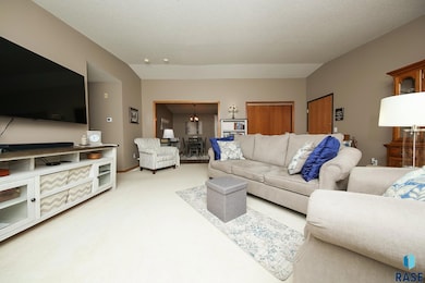 3300 3500 W unit 201, Sioux Falls, SD 57108 - photo 4