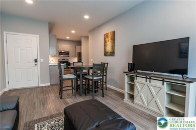 948 N Front St unit C-2, Allentown, PA 18102 - photo 6