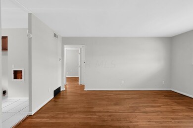 7-web-or-mls-1606-elaine-rd