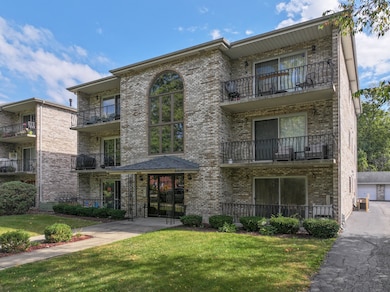 14815 Kenton Ave unit 1, Midlothian, IL 60445 - photo 3